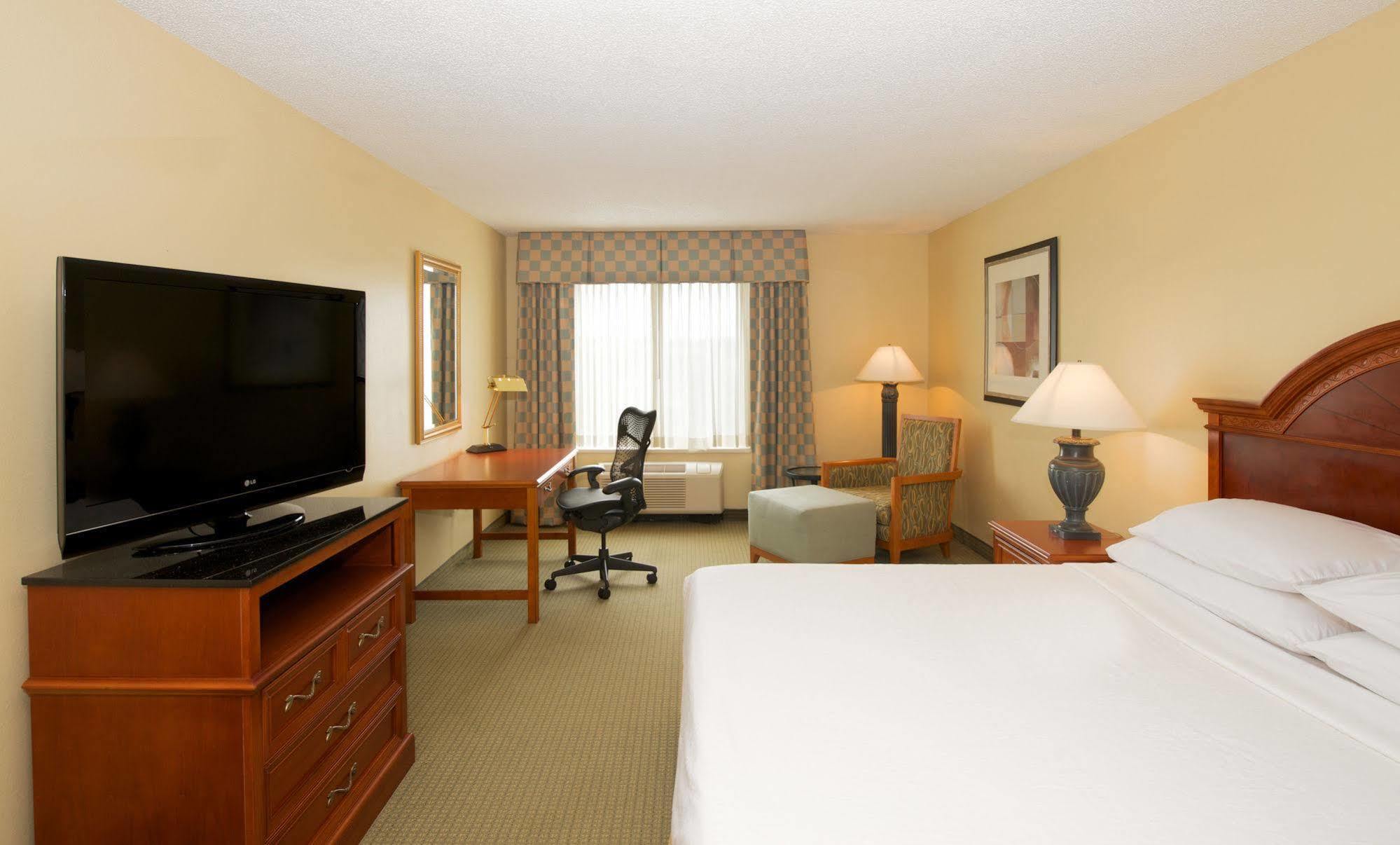 Hilton Garden Inn Jacksonville Jtb/Deerwood Park Dış mekan fotoğraf